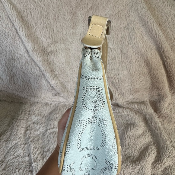 Salvatore Ferragamo White and Tan Women's Bag - Picture 3 of 5